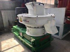 580立式環(huán)摸顆粒機及優(yōu)缺點