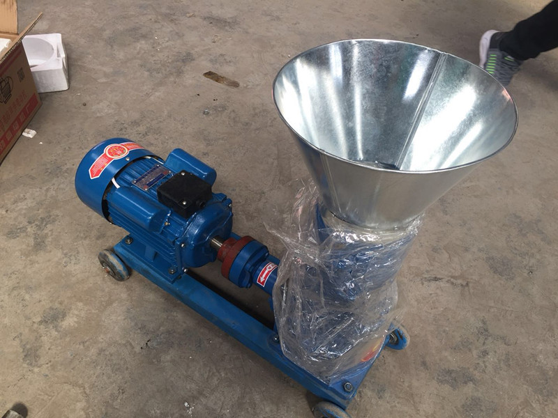 小型飼料顆粒機(jī) 小型飼料顆粒機(jī)