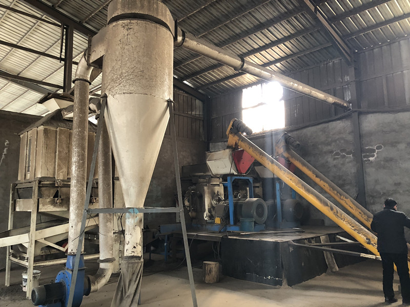 4年秸稈顆粒機設(shè)備