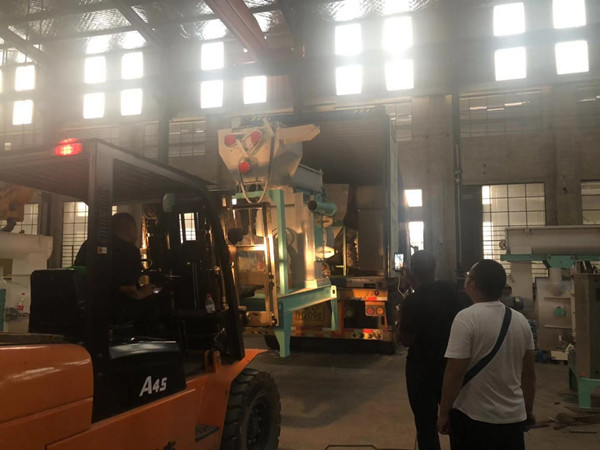 顆粒機發(fā)貨